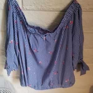 NWT Off shoulder top. great for the beach!